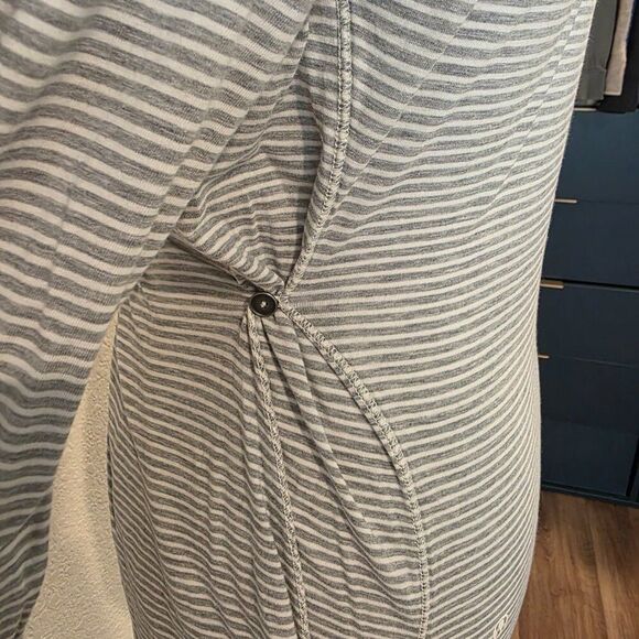 Lululemon Wrap Blouse Sz 8 - Picture 3 of 5